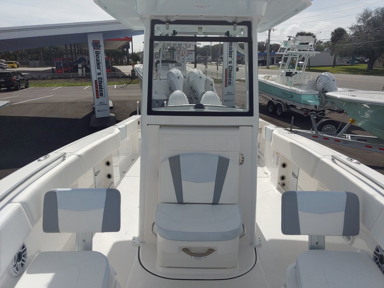 Is your family being pulled in different directions? Whether it's fishing, tubing, skiing or just cruising along enjoying the scenery, there are few forms of recreation that offer families the chance to reconnect like a day spent together on the water.