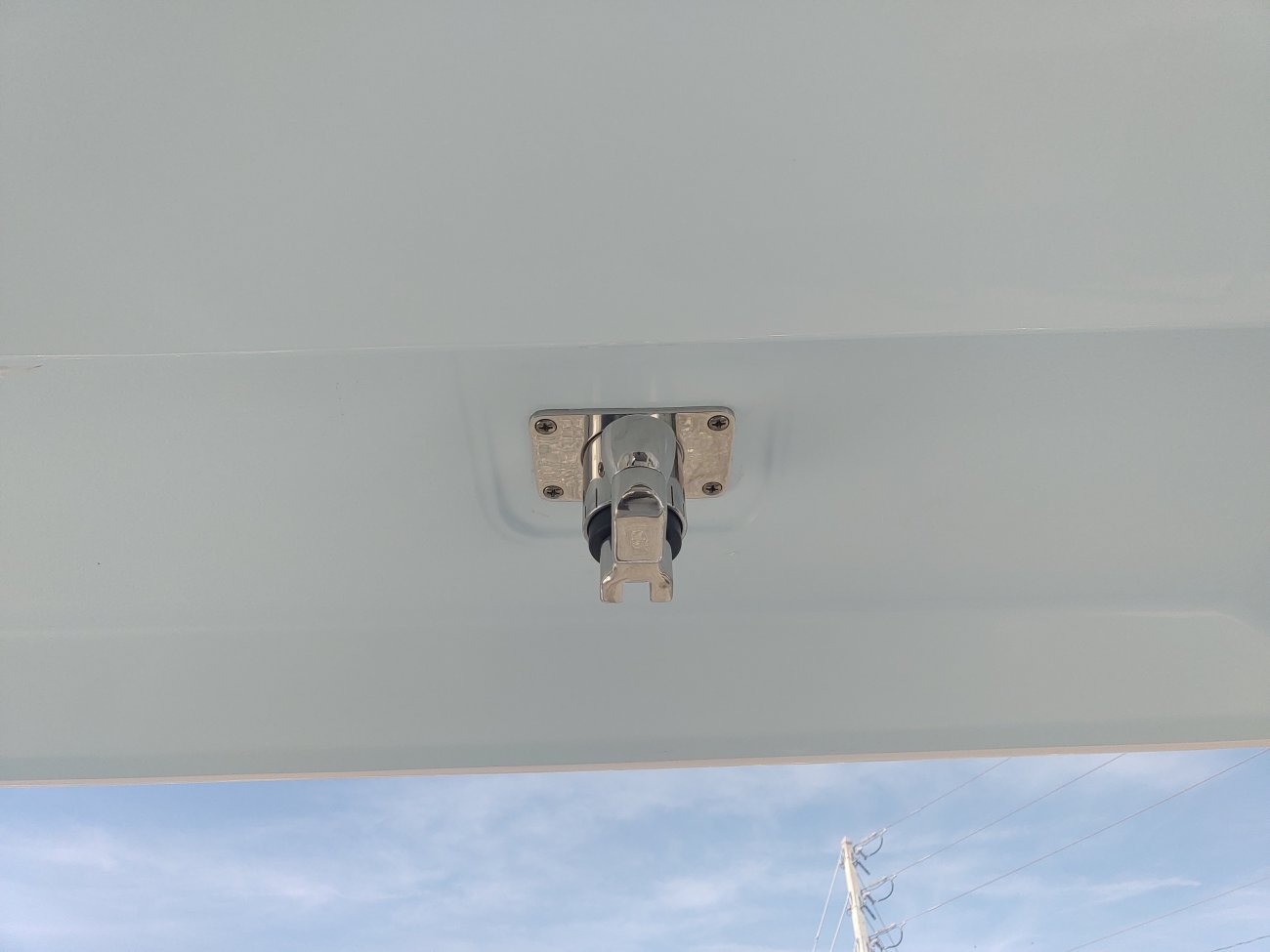 The definition of an outboard motor is a detachable engine mounted on outboard brackets on the stern of your boat.  This configuration will have twin engines.