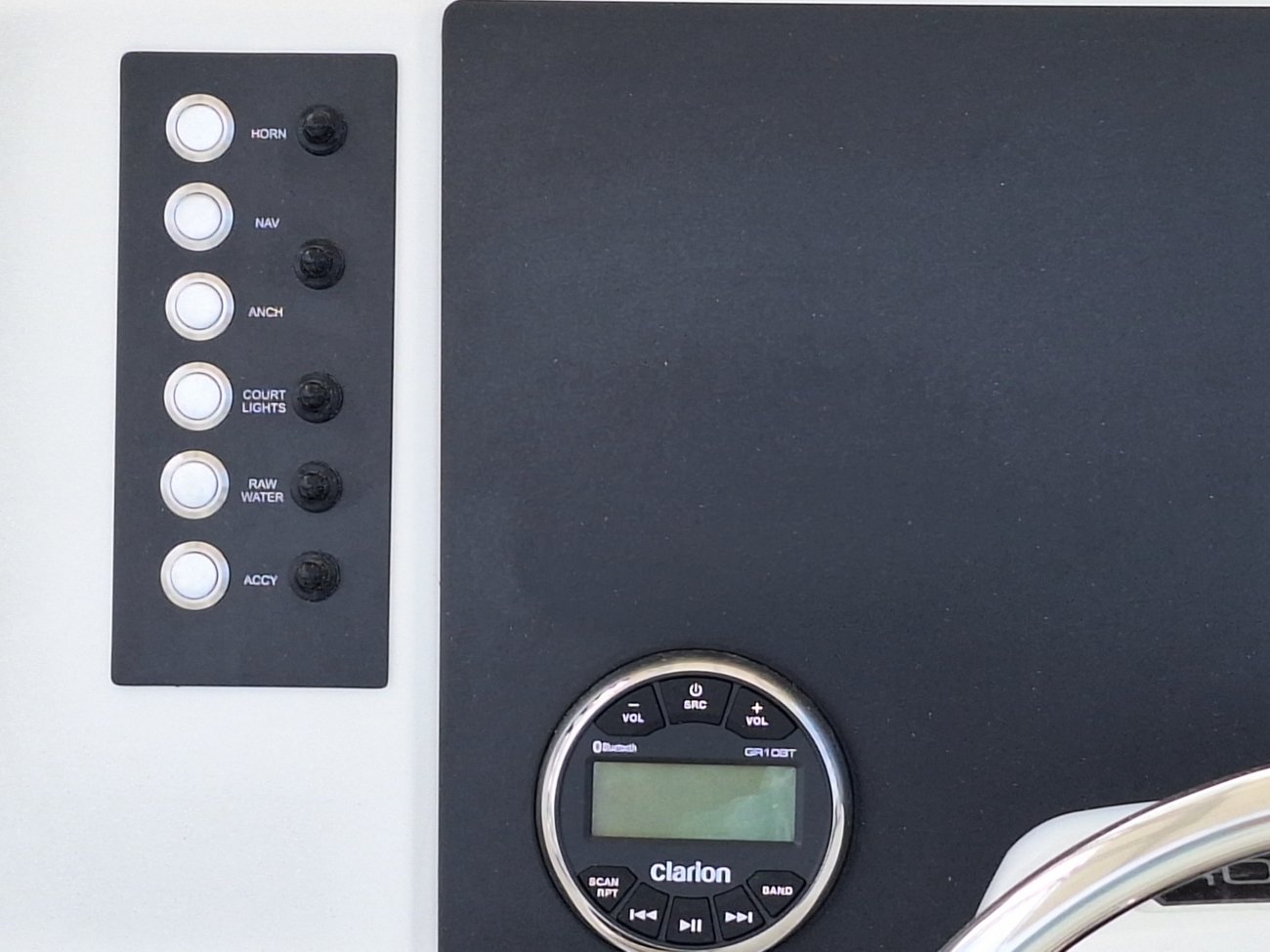 Center console is an open hull boat where the console of the boat is in the center. The boat deck surrounds the console so that a person can walk all around the boat from stern to bow with ease. Most center consoles are powered by outboard motors.