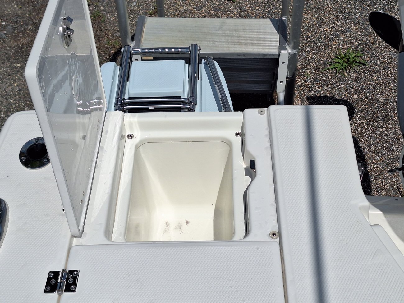 Today's anglers demand more from a new fishing boat than just the bare bones basics of yesteryear and Robalo delivers with user-friendly cabin layouts, plush interiors and multi-purpose seating arrangements.