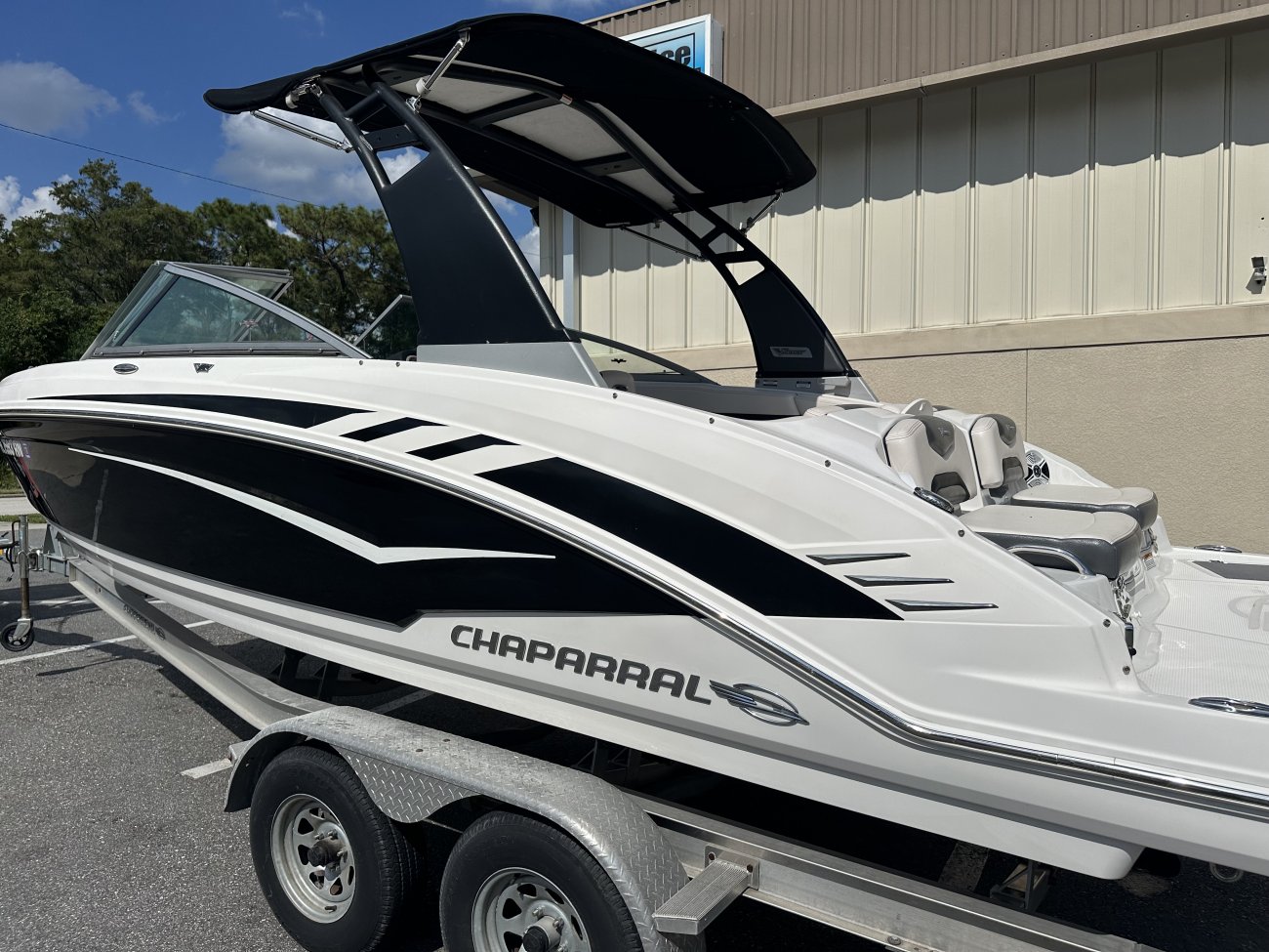 These propulsion systems are usually inboard engines that take in water that flows through a pump powered by an impeller. The water is then discharged at high pressure through a nozzle that propels the boat forward.